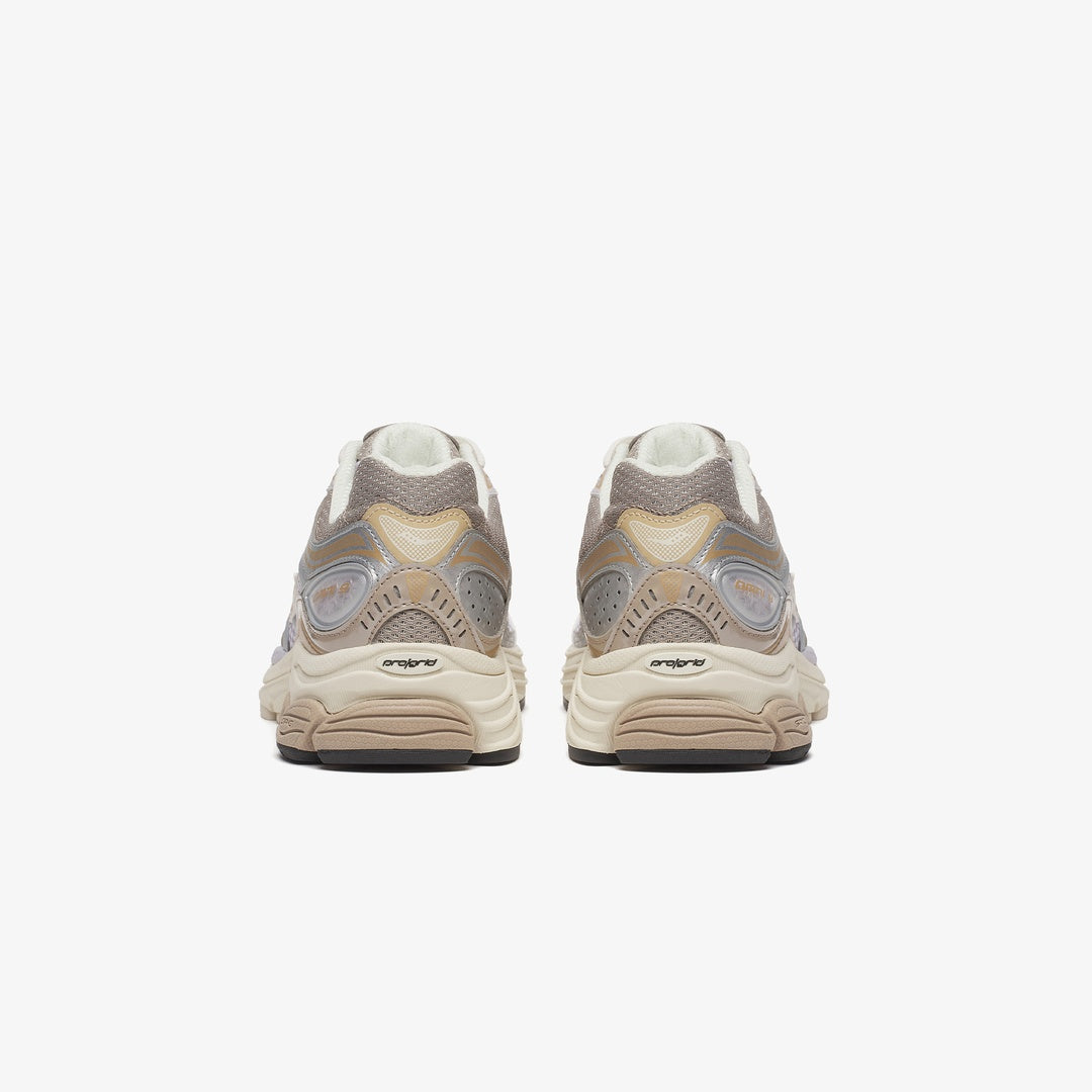 Saucony Unisex Progrid Omni 9 | White / Beige