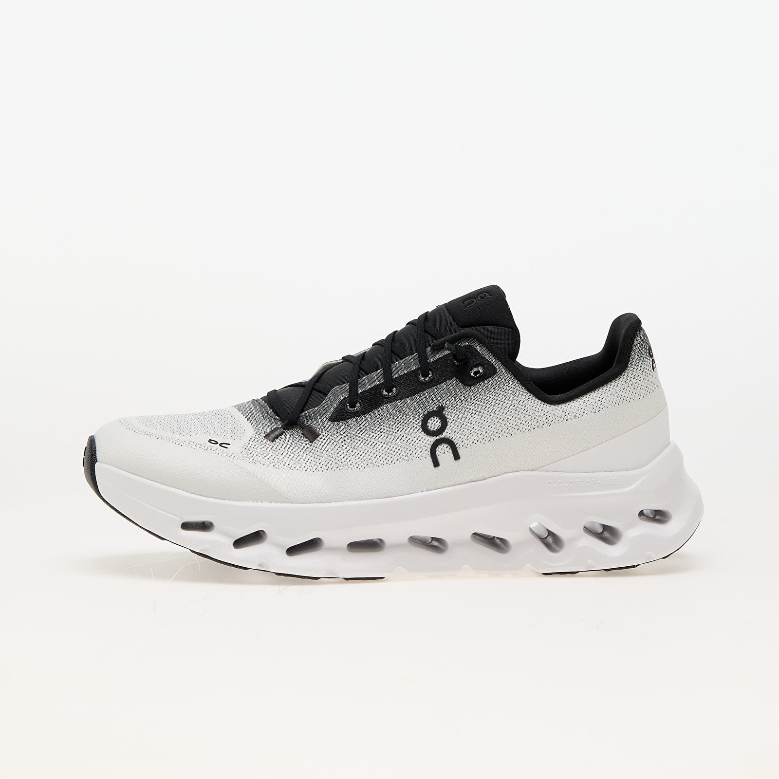 On M Cloudtilt Unisex | Black / Ivory