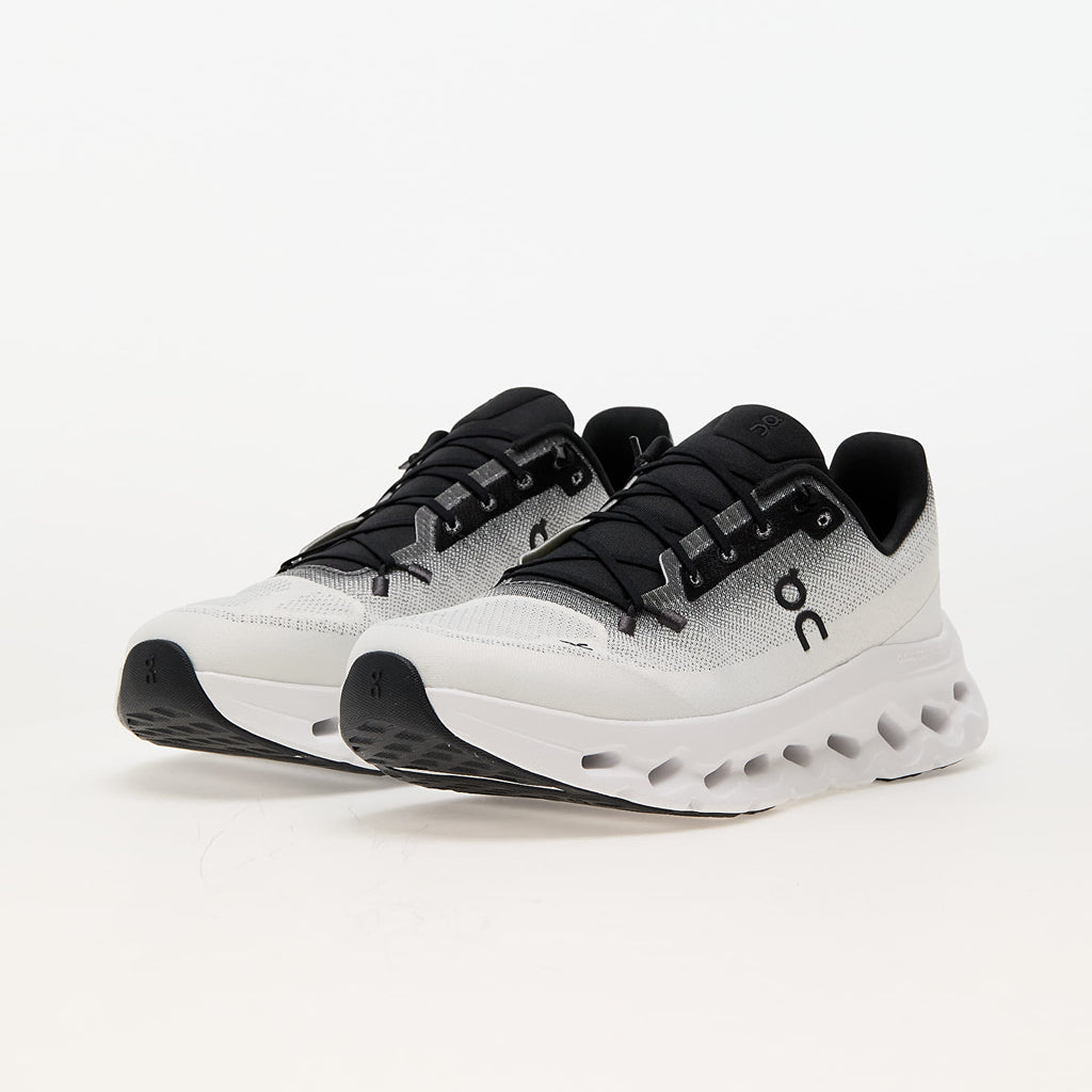 On M Cloudtilt Unisex | Black / Ivory